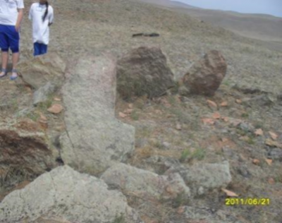 Уникальные плиточные могилы в Кижингинском районе
