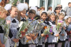 Глава Кабанского района Алексей Сокольников принял участие в торжественных линейках, посвященных Дню знаний
