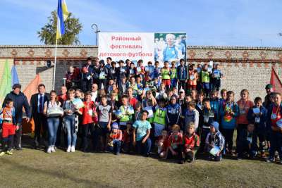 Глава Кабанского района вручил награды юным футболистам