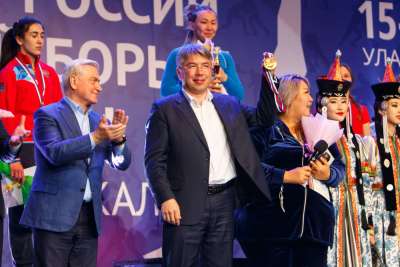 Омар Муртузалиев: «Сегодня Бурятия является одним из лидеров России в женской борьбе»